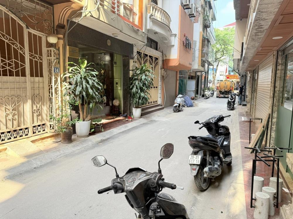 Bán Nhà Phân Lô Ô Tô Kinh Doanh - 36 Nguyên Hồng, Giá Tốt