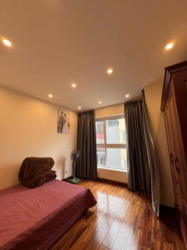 Bán Nhà Phân Lô Đội Cấn - 4 Tầng - 18 Tỷ - Vị Trí Đẹp