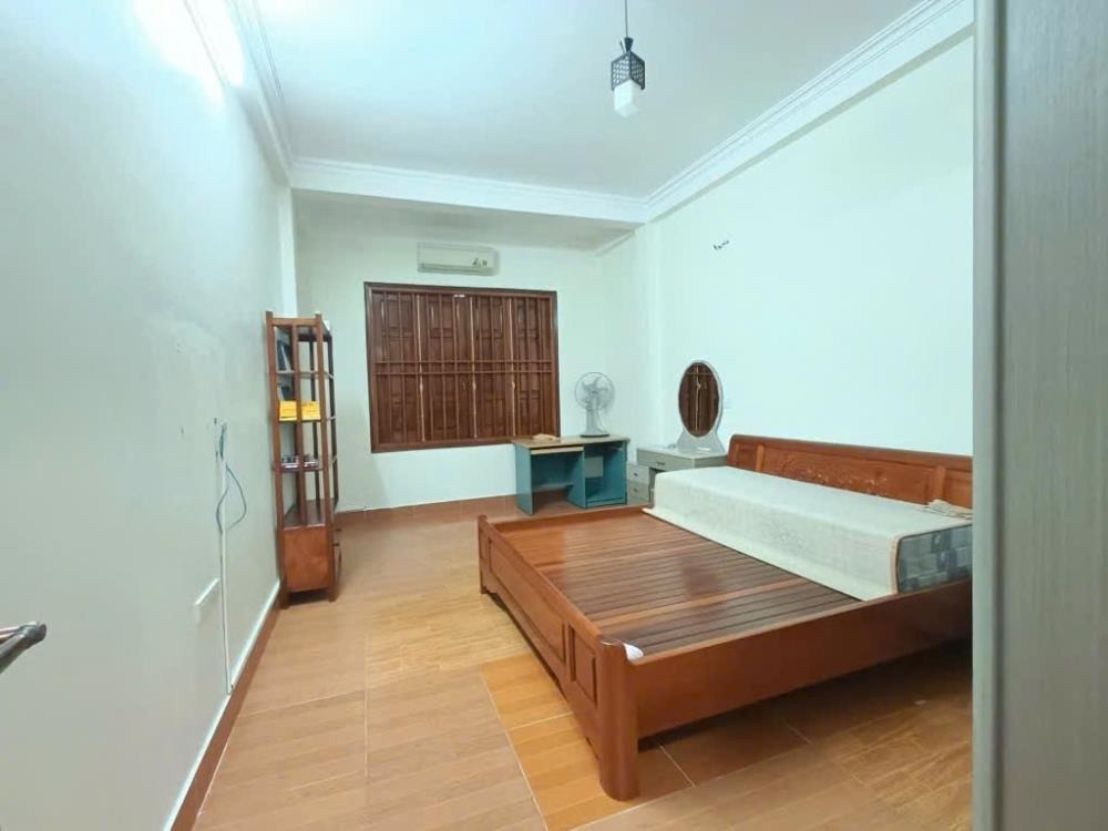Bán nhà phố Trung Kính: 60m2, 4 tầng, vị trí đẹp, giá 13 tỷ