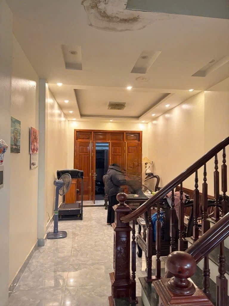 Bán nhà phố Trung Kính: 60m2, 4 tầng, vị trí đẹp, giá 13 tỷ