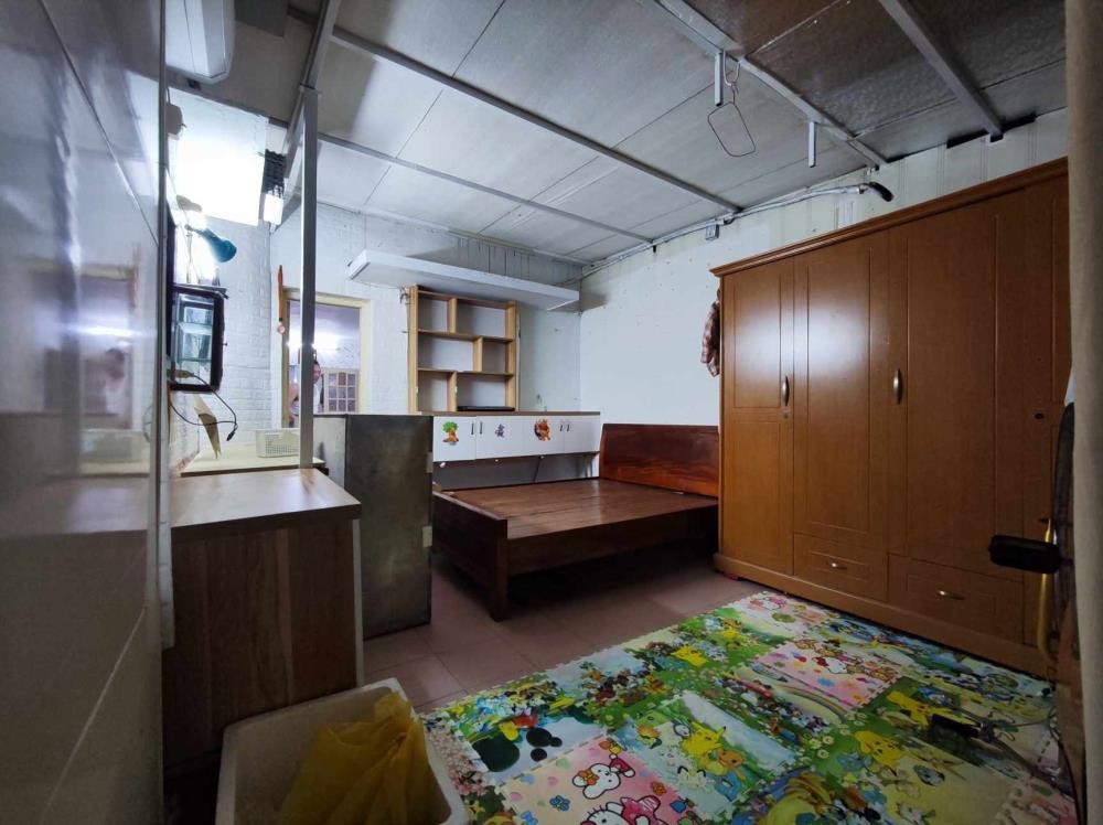 Cho Thuê Căn Hộ Tập Thể Phố Ngọc Hà, Ba Đình - 60m2, Full Nội Thất, Ô Tô Đỗ Cầu