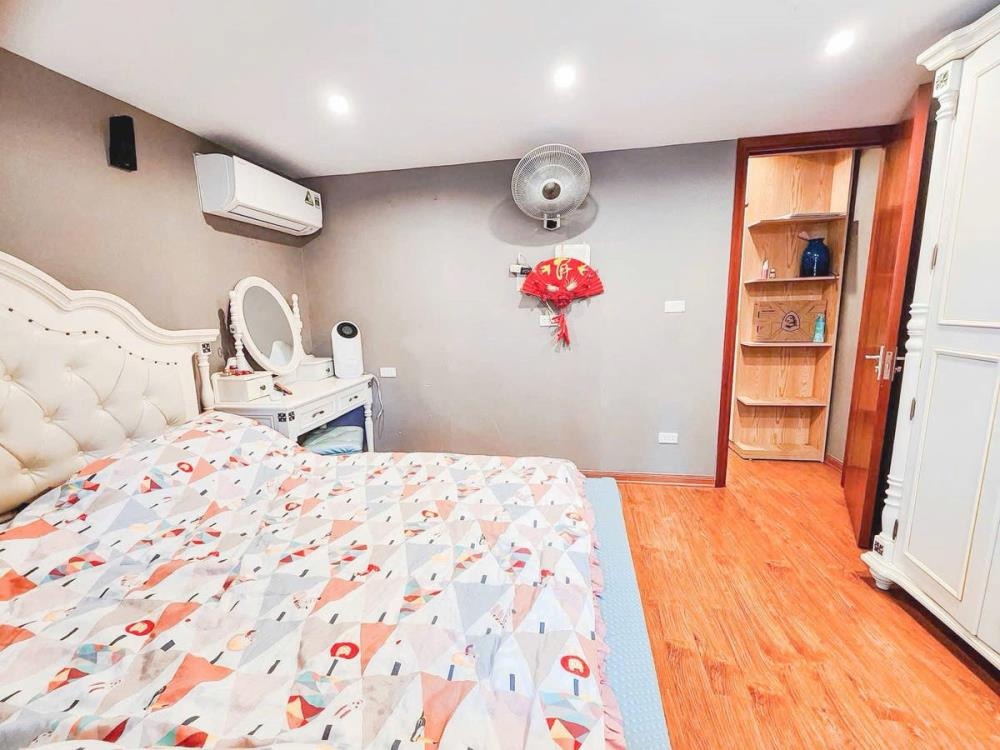 Bán Căn Hộ 2PN, 4.8 Tỷ - Trần Huy Liệu, Ba Đình - Full Nội Thất Cao Cấp