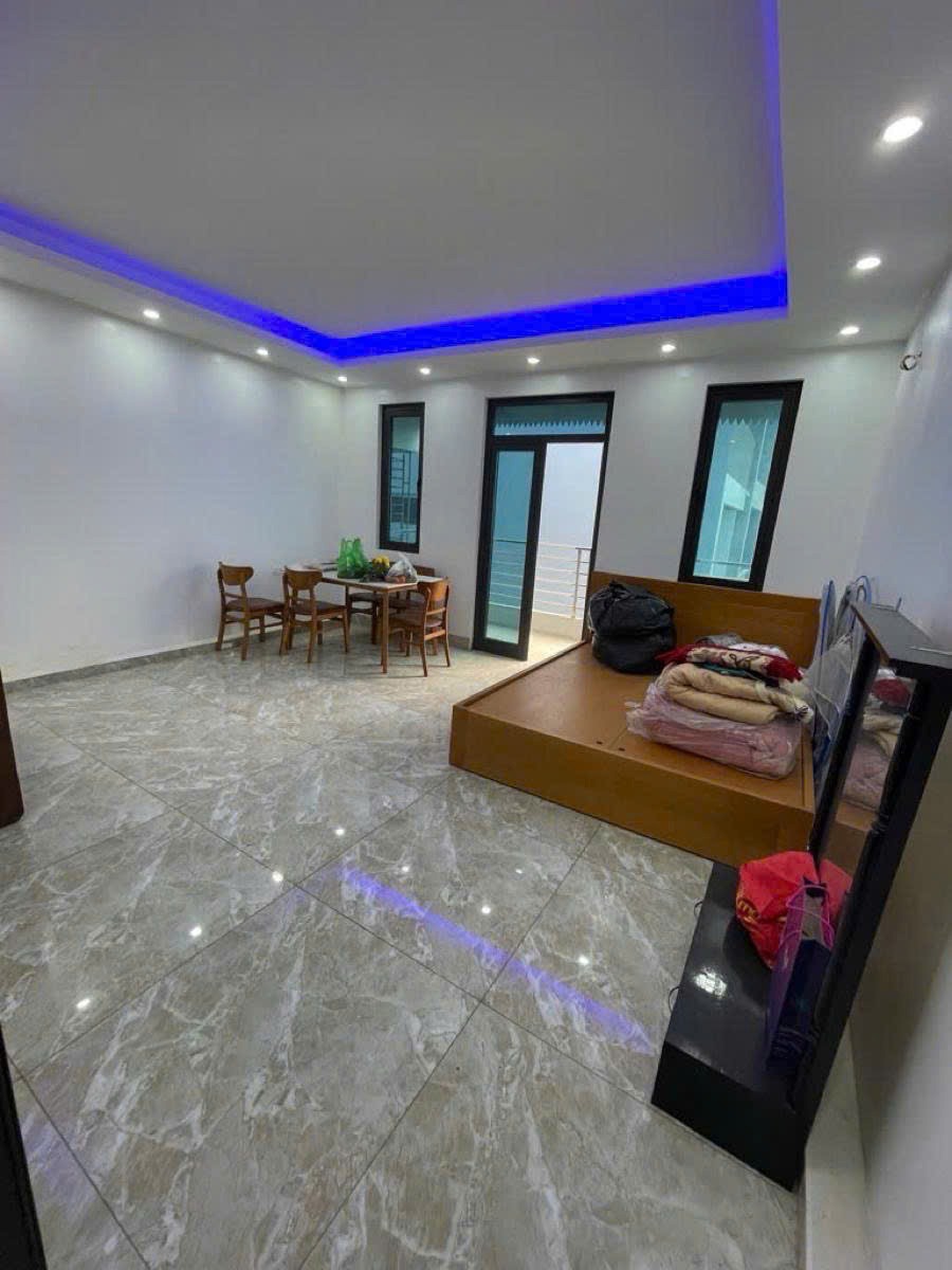 Nhà Đẹp Dân Xây - View Biệt Thự Vinhome - VF3 Kinh Doanh Sầm Uất