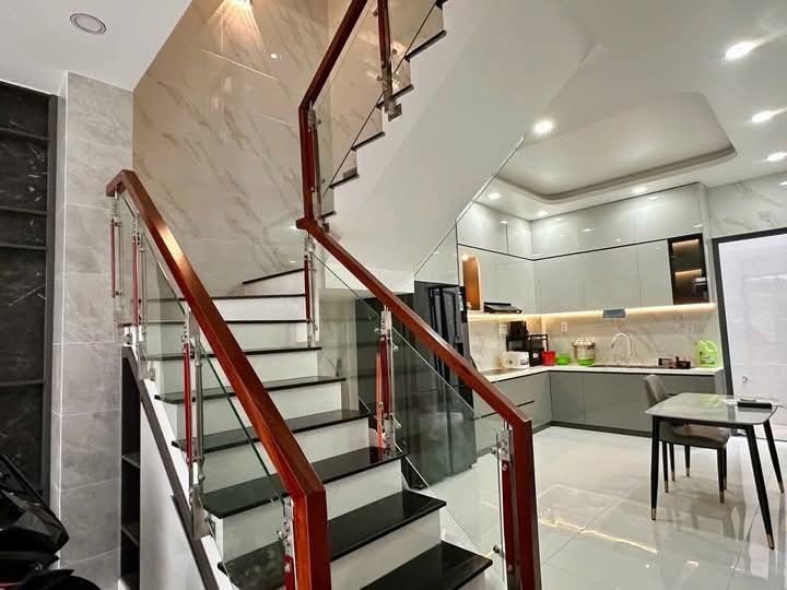 Bán nhà Quận 3, Nguyễn Đình Chiểu, 50m2, 8 tỷ - Pháp lý chuẩn, Vị trí đẹp