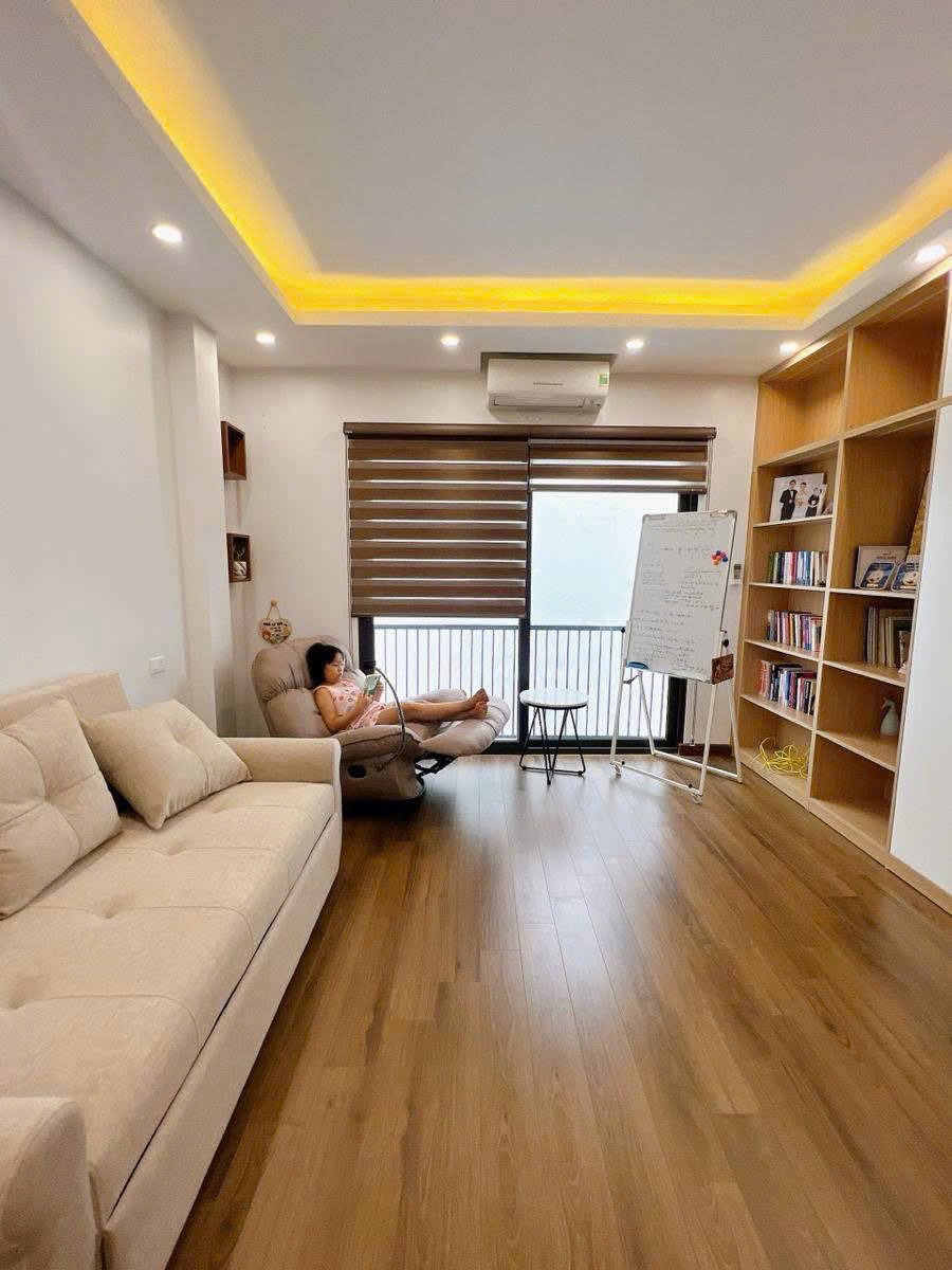 Bán Gấp Siêu Phẩm Nhà Cầu Giấy 4 Tầng - 8 Tỷ - Gần Ô Tô