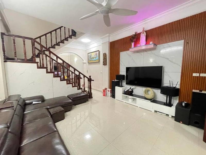 Bán Nhà Nguyễn Khánh Toàn - Kinh Doanh Đắt Lợi | Vị Trí Đẹp, 7 Phòng Ngủ