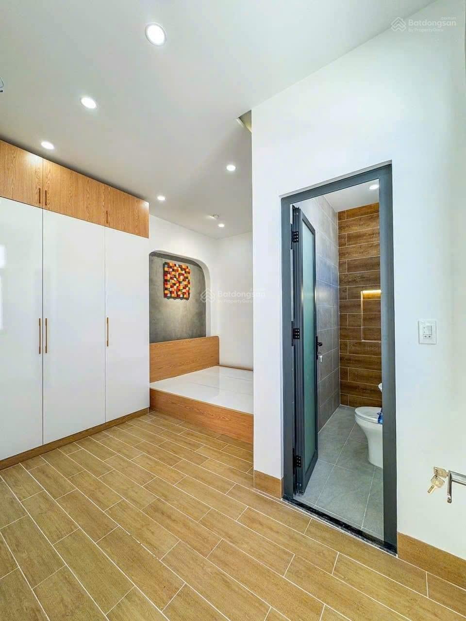Bán Gấp Nhà Phố 2 Tầng Bình Chánh - Vị Trí Đắc Địa - Giá 1T5