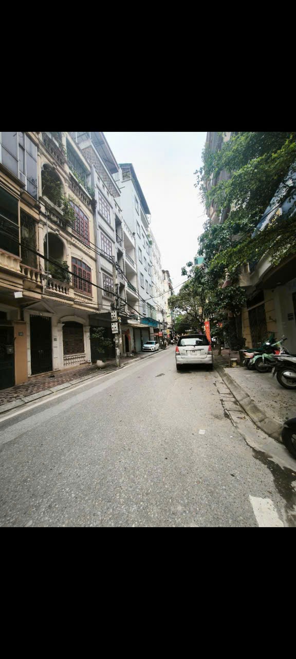 Bán Nhà Phân Lô 34.6m2, 5 Tầng, Cầu Giấy - Vị Trí Đẹp, Ô Tô Tránh