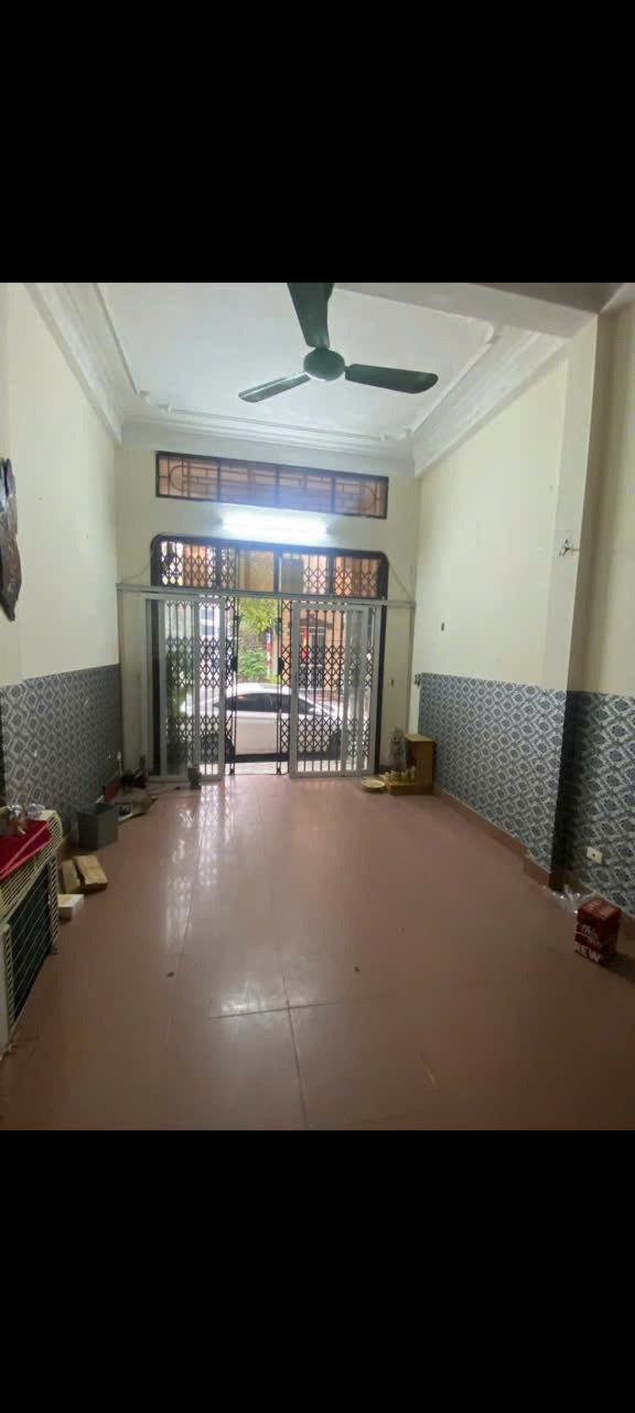Bán Nhà Phân Lô 34.6m2, 5 Tầng, Cầu Giấy - Vị Trí Đẹp, Ô Tô Tránh