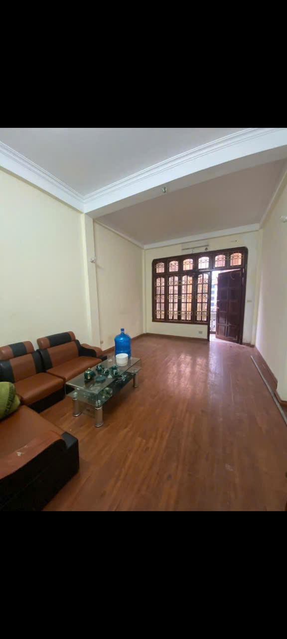 Bán Nhà Phân Lô 34.6m2, 5 Tầng, Cầu Giấy - Vị Trí Đẹp, Ô Tô Tránh