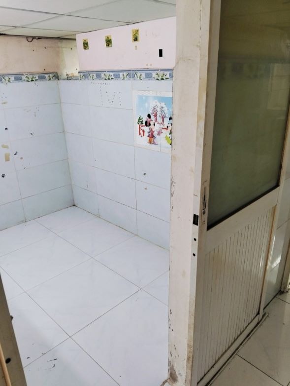 Gấp Bán Nhà Quận 1: Căn Hộ Tầng Trệt Giá Tốt, Gần Chợ, Tiềm Năng Kinh Doanh