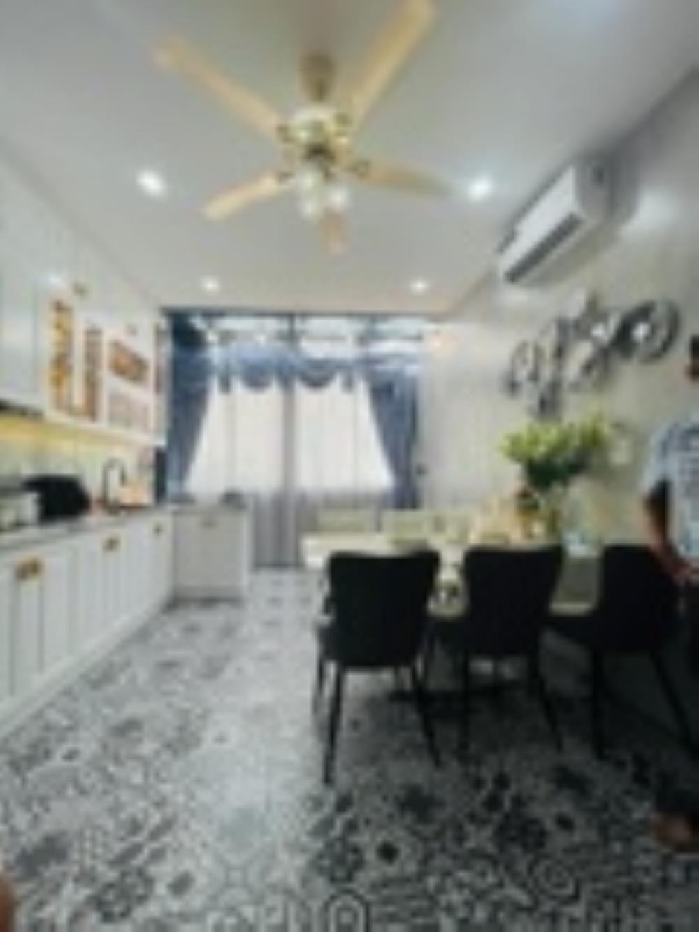 Siêu phẩm Đống Đa - 33m² - 4 Tầng Thang Máy - Full Nội Thất - Ngõ Thông