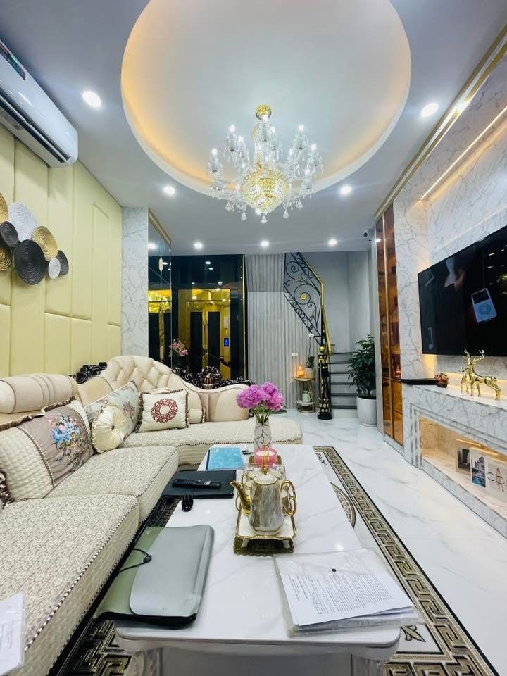 Siêu phẩm Đống Đa - 33m² - 4 Tầng Thang Máy - Full Nội Thất - Ngõ Thông