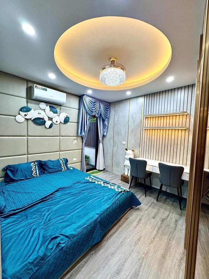 Siêu phẩm Đống Đa - 33m² - 4 Tầng Thang Máy - Full Nội Thất - Ngõ Thông