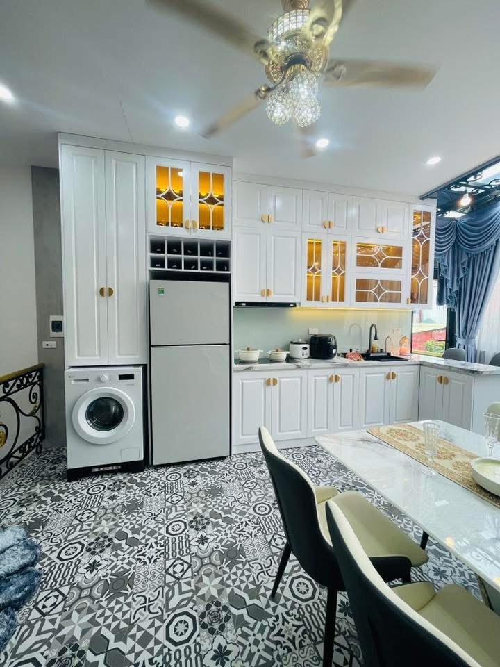 Siêu phẩm Đống Đa - 33m² - 4 Tầng Thang Máy - Full Nội Thất - Ngõ Thông