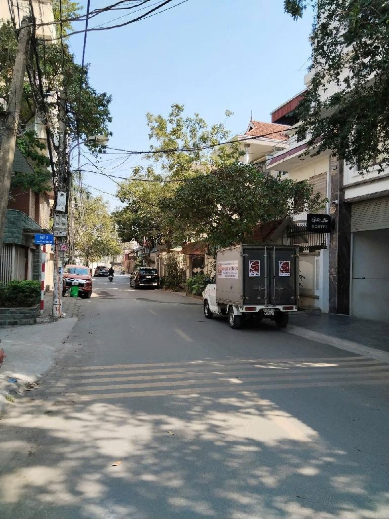 Bán đất Việt Hưng Long Biên 65m² - Mặt tiền 4m - Giá 10 tỷ - Vị trí đẹp