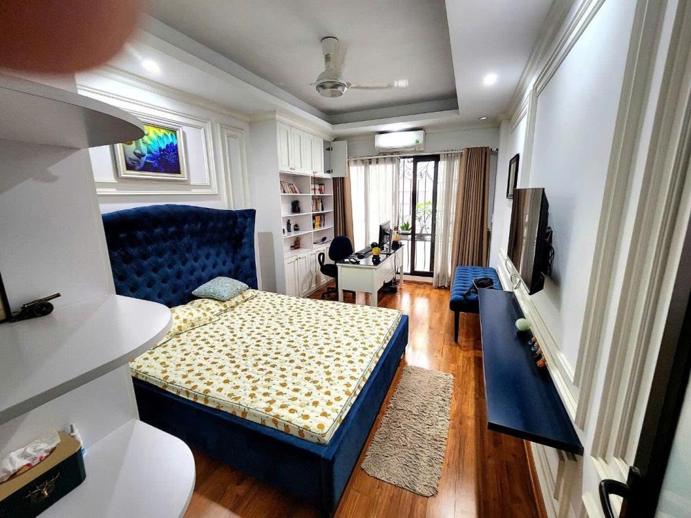 Bán Nhà Lạc Long Quân - 6 Tầng, Vị Trí Đẹp, Vào Ở Ngay - 7.65 Tỷ