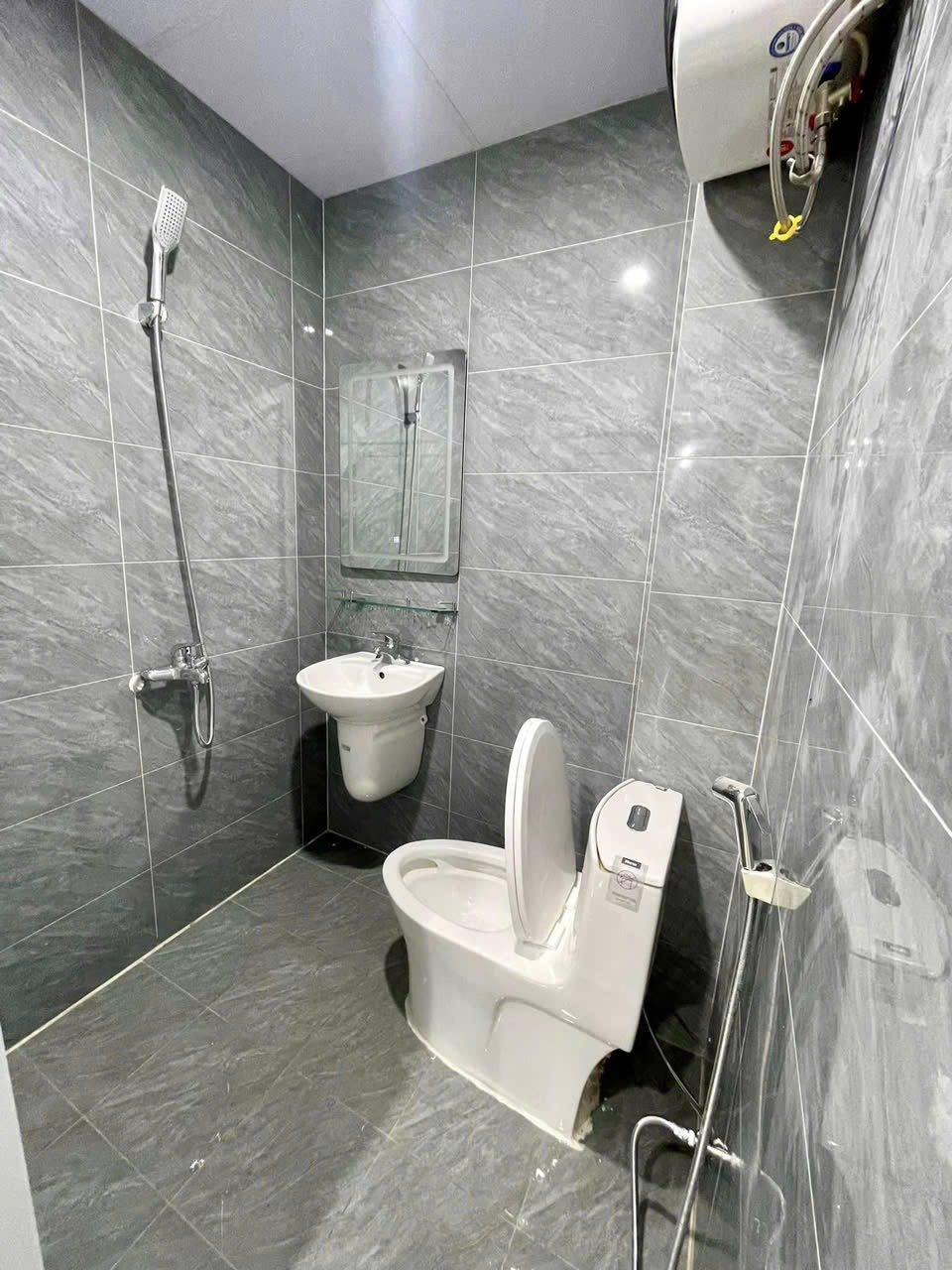Bán nhà Phương Mai, Đống Đa - 35m2, Full Đồ, Sổ Đỏ - 2.5 tỷ