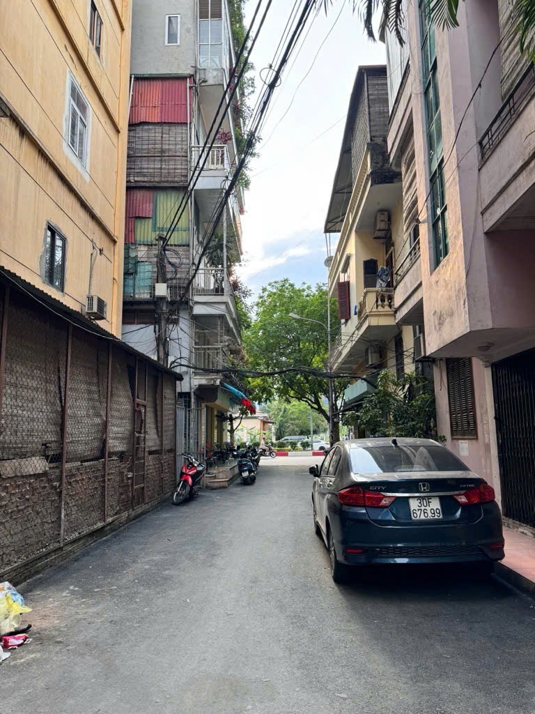 Cầu Giấy: Nhà Phân Lô 5 Tầng, Ô Tô Đỗ Cửa - Giá 8.4 Tỷ