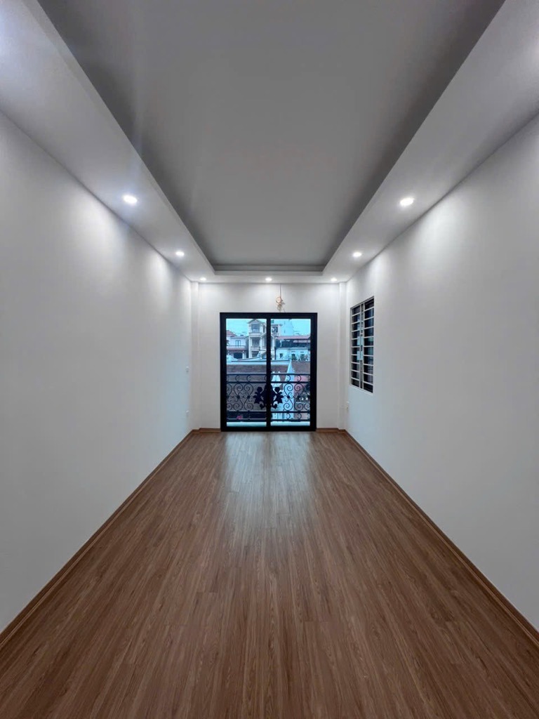 Nhà 5 Tầng Mới - Ô Tô Đỗ Cửa - Kinh Doanh - Gần Khu Vui Chơi Từ Liêm