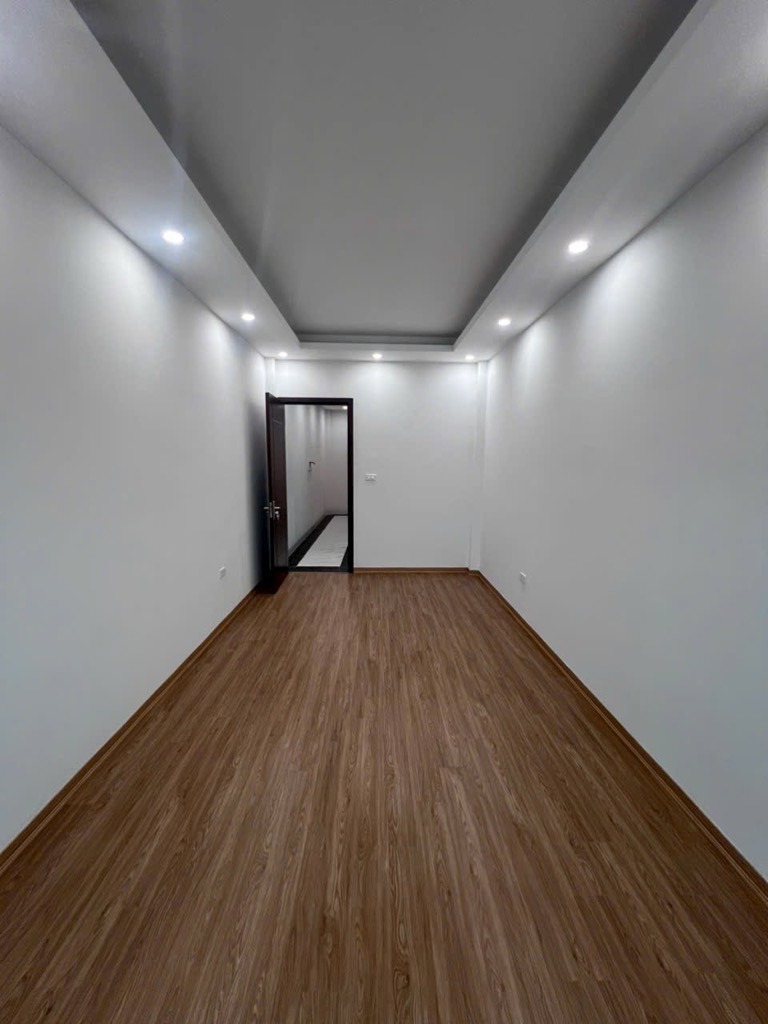 Nhà 5 Tầng Mới - Ô Tô Đỗ Cửa - Kinh Doanh - Gần Khu Vui Chơi Từ Liêm