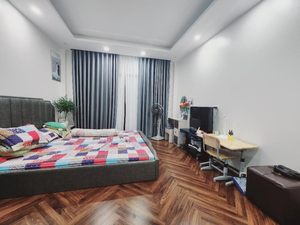 Hồ Tùng Mậu - Goldmark City: Nhà 5 Tầng, 30m2, Giá 7.5 Tỷ - Full Nội Thất