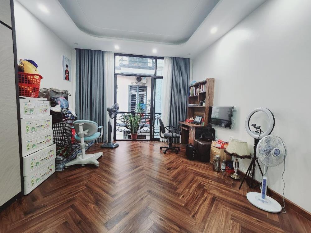 Hồ Tùng Mậu - Goldmark City: Nhà 5 Tầng, 30m2, Giá 7.5 Tỷ - Full Nội Thất