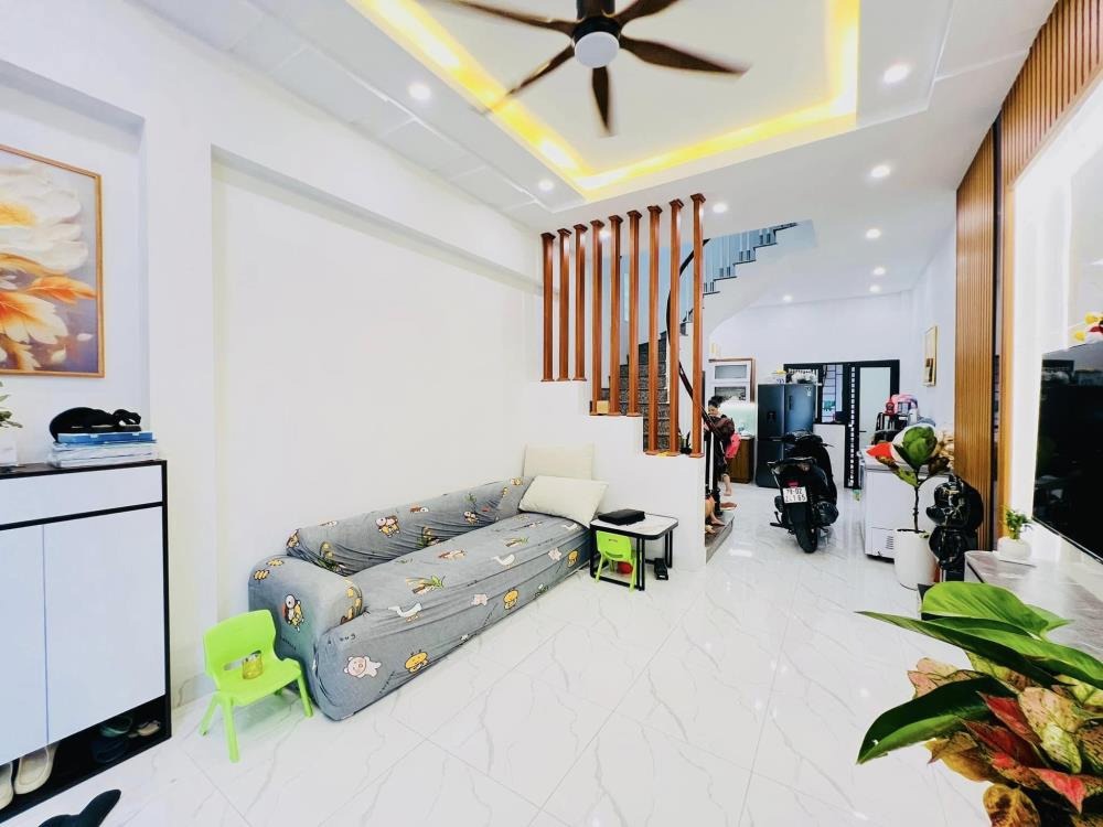 Bán nhà ngõ 1 Nguyễn Thị Định - 45m² - 5 phòng ngủ - 8 tỷ - Vị trí đẹp, thoáng