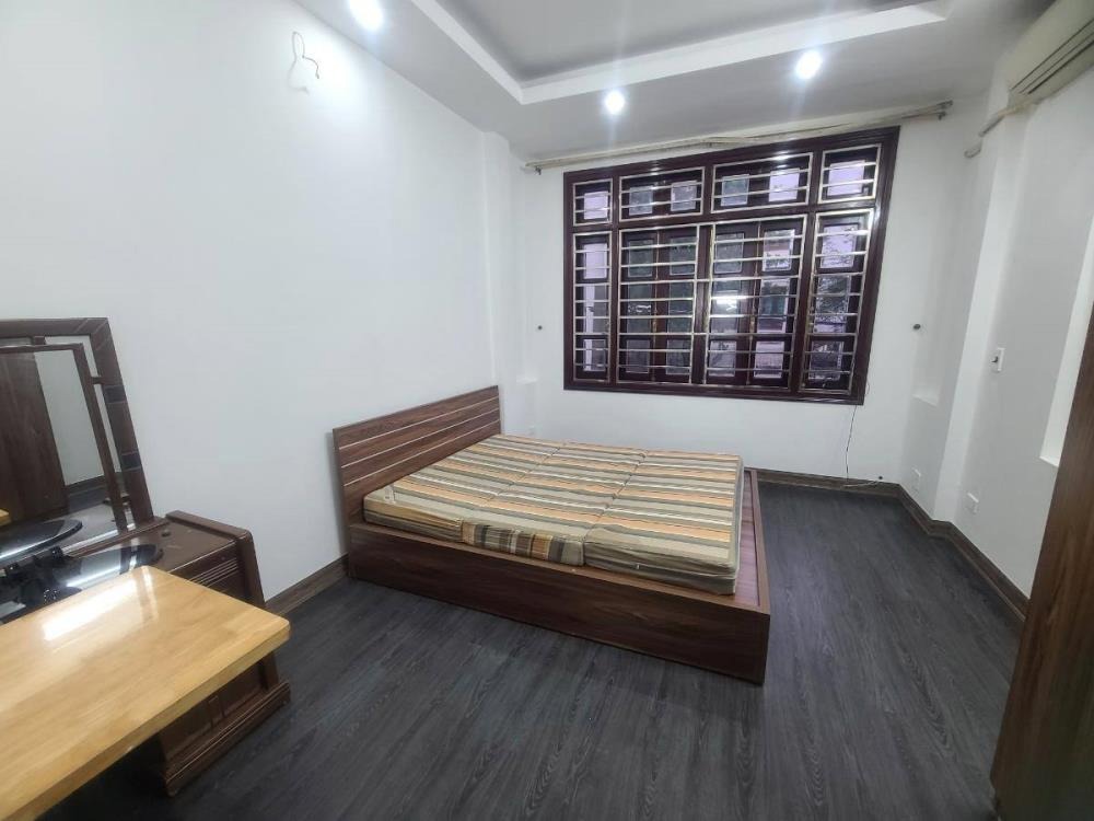 Bán nhà Hoàng Ngân 40m2, 5 Tầng, 8.x Tỷ, Ô Tô Tránh, Sổ Vuông