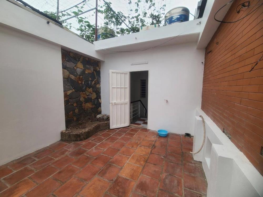 Bán nhà Hoàng Ngân 40m2, 5 Tầng, 8.x Tỷ, Ô Tô Tránh, Sổ Vuông