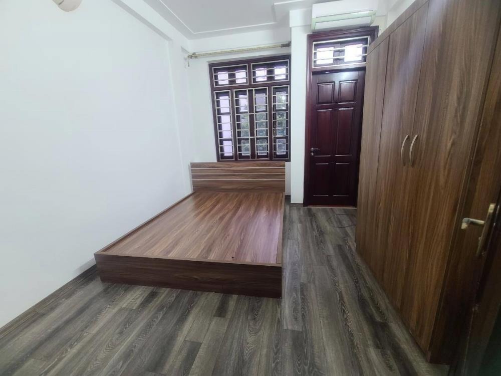 Bán nhà Hoàng Ngân 40m2, 5 Tầng, 8.x Tỷ, Ô Tô Tránh, Sổ Vuông