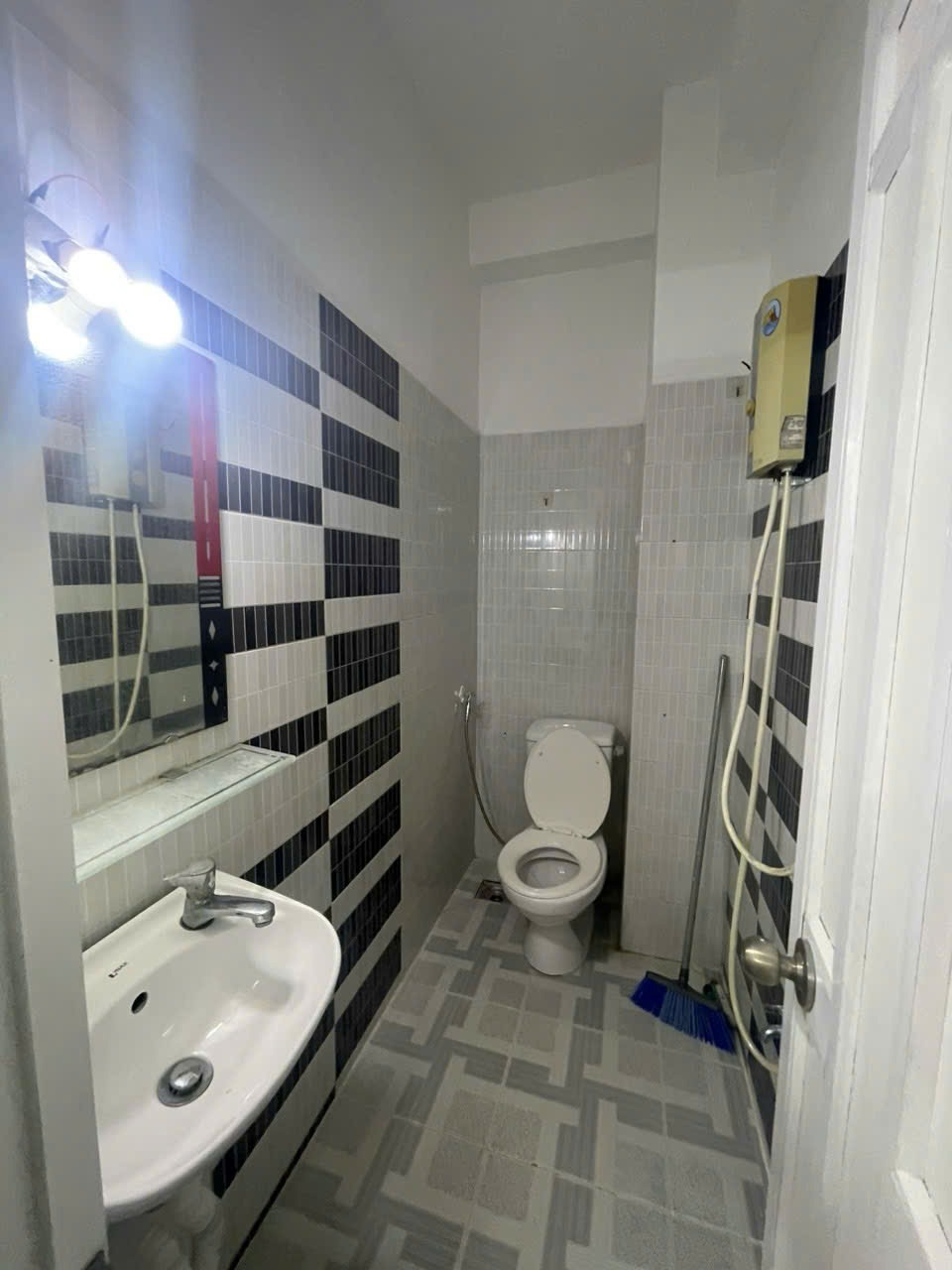 Bán nhà phố 5 tầng, HXH Nơ Trang Long P13, 57m2, 11.5 tỷ TL