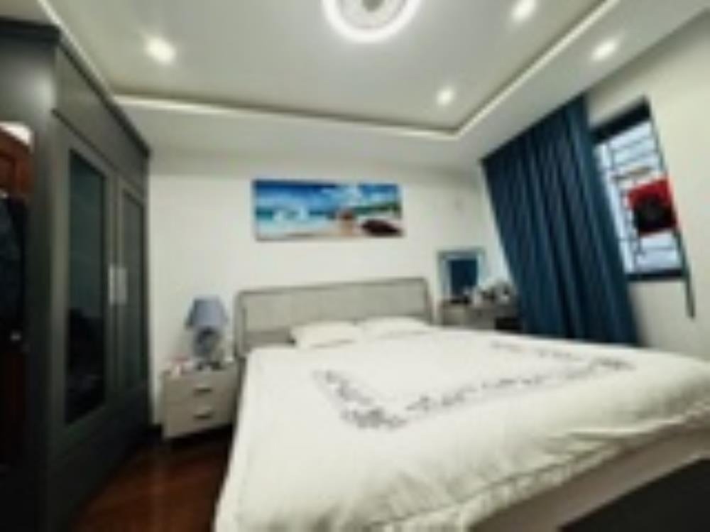 Nhà Phố Quan Nhân - Cầu Giấy: Vị Trí Đẹp, Gần Phố, 7 Tầng, Giá Tốt