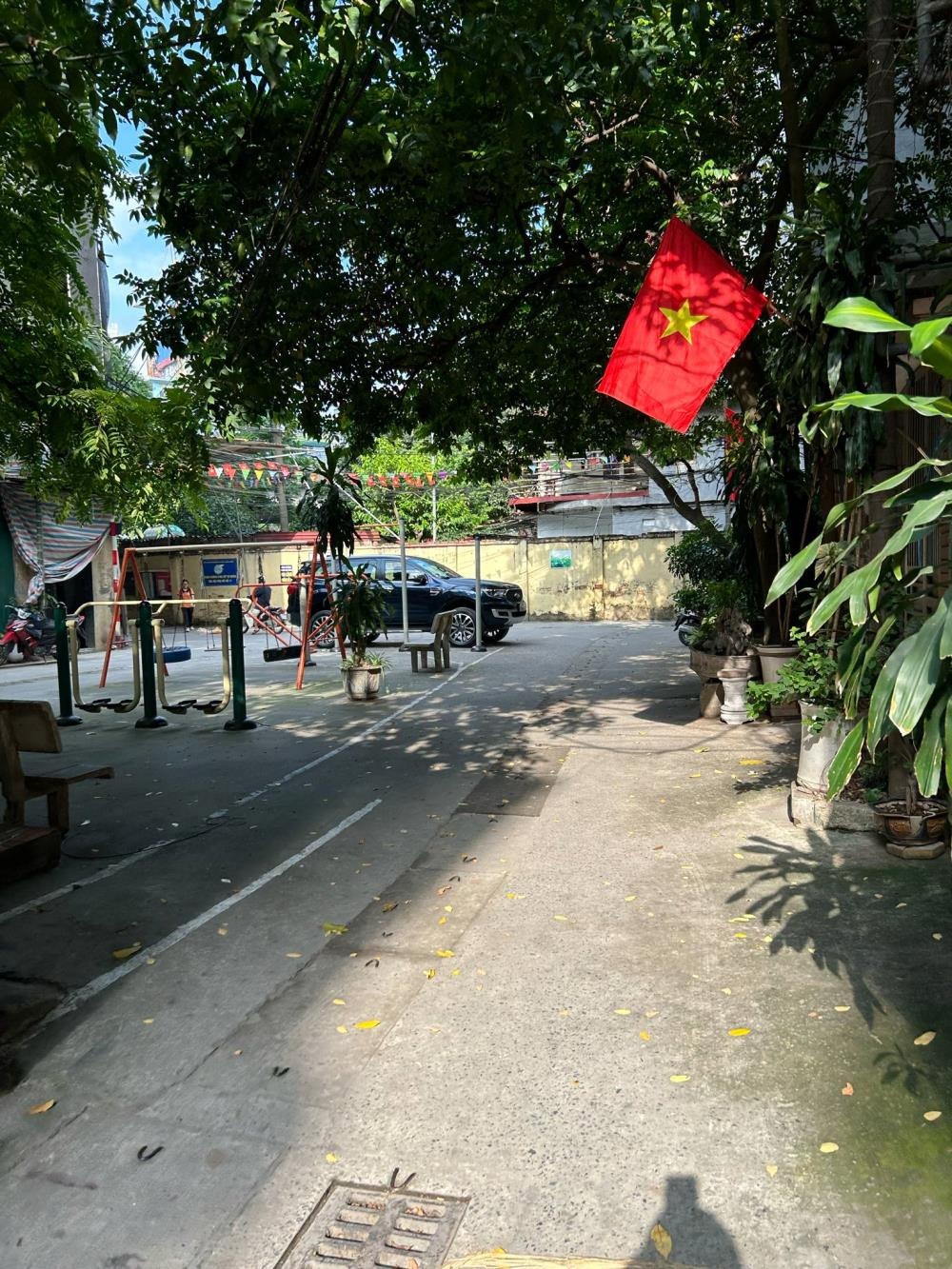 Bán nhà đường Khuất Duy Tiến, Thanh Xuân: 3 Tầng, Ô Tô Đỗ Cửa, Giá Tốt