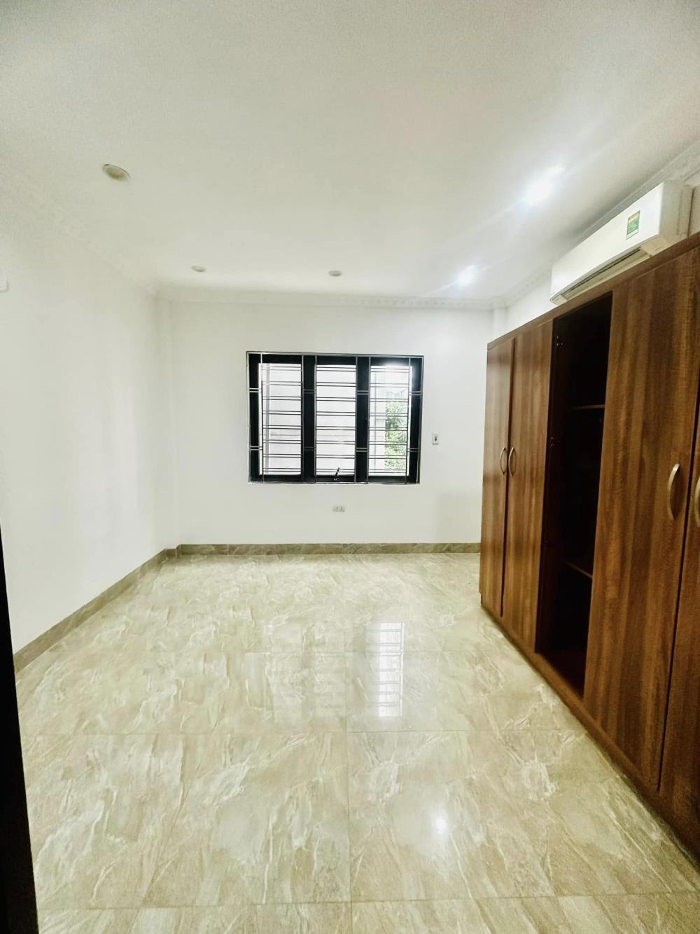 Nhà Khương Hạ Thanh Xuân 4 Tầng, 44m2, 2 Mặt Thoáng, Ô Tô Đỗ Cận Nhà - Giá 8.8 Tỷ