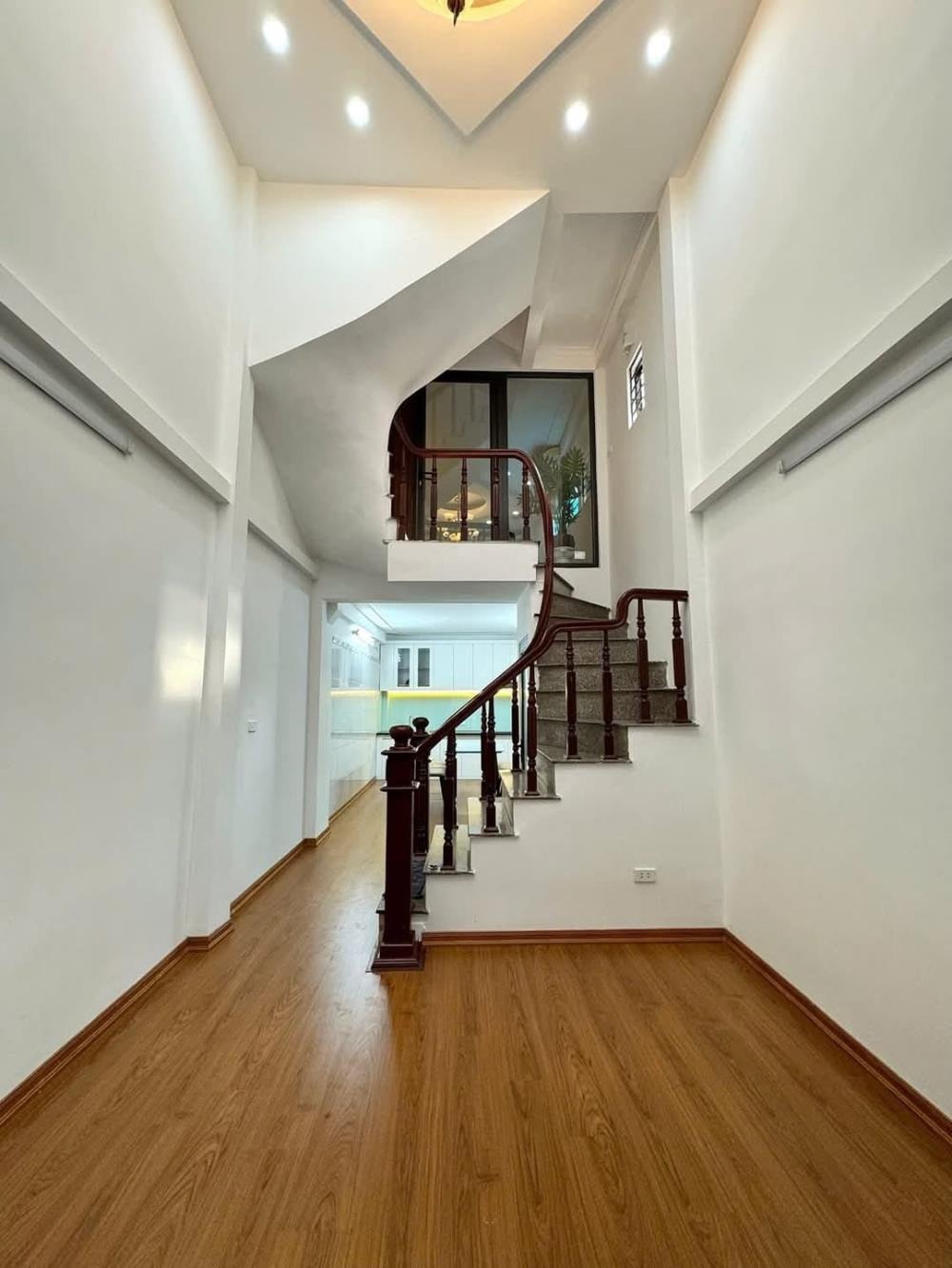 Khương Trung Thanh Xuân: 6 Tầng Lô Góc, Sát Mặt Phố - Giá Chỉ 7 Tỷ+