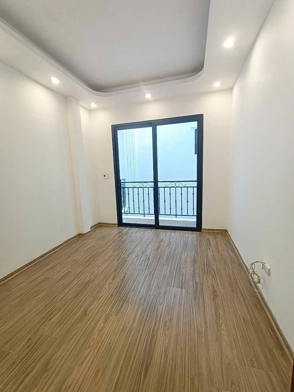 Dương Nội Hà Đông: Nhà Mới 5 Tầng, 40m2, Giá 6 Tỷ - Vị Trí Đắc Địa