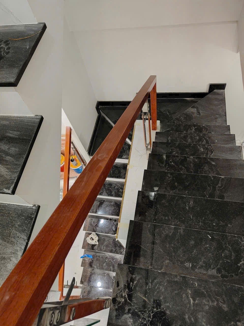 Bán nhà 2 lầu, 4PN, hẻm ô tô - Đường Âu Dương Lân, P.3