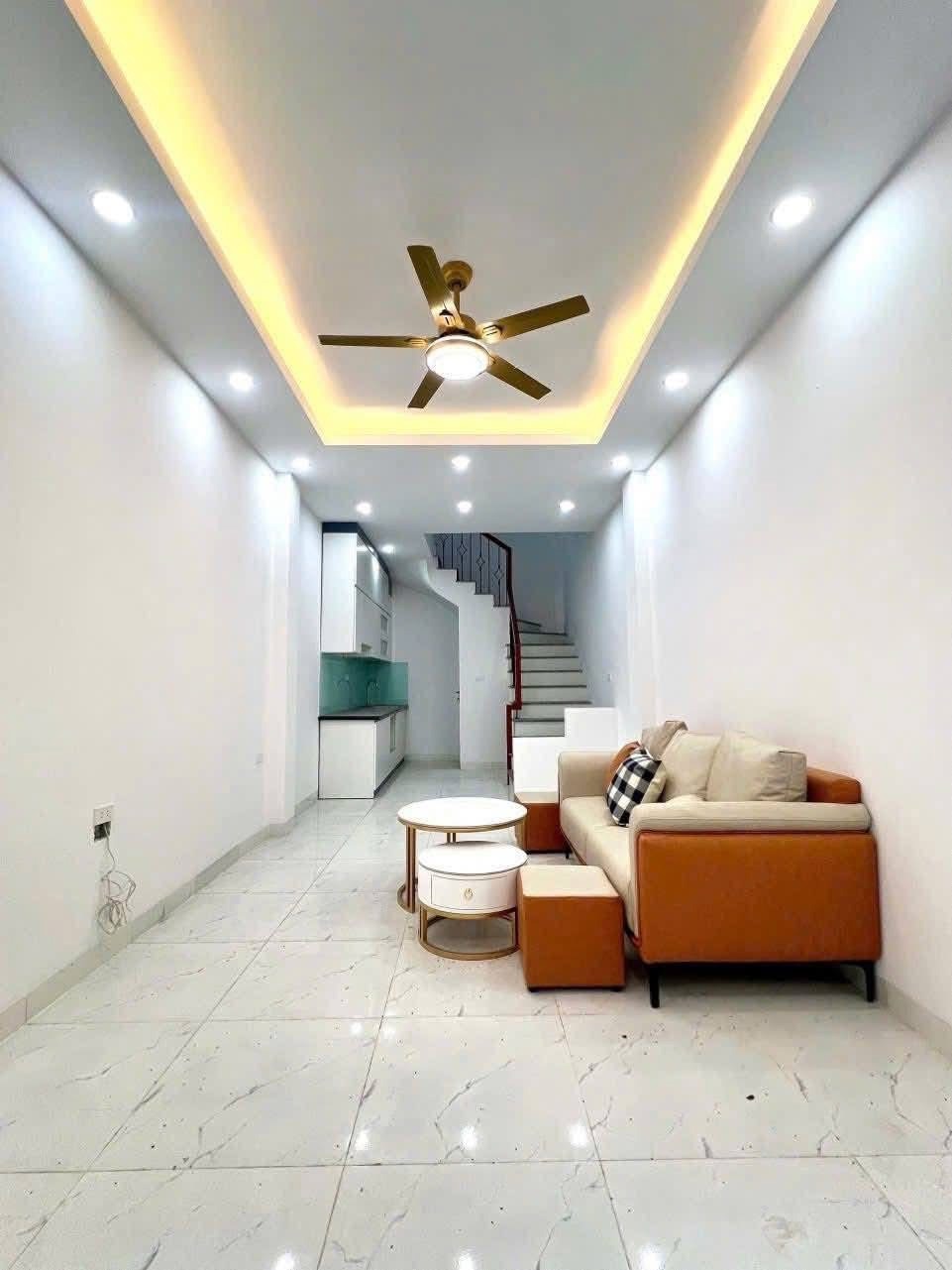Nhà 5 Tầng Xây Mới, Mặt Ngõ Oto Đỗ - Quang Tiến Đại Mỗ - Chỉ 5.9 Tỷ