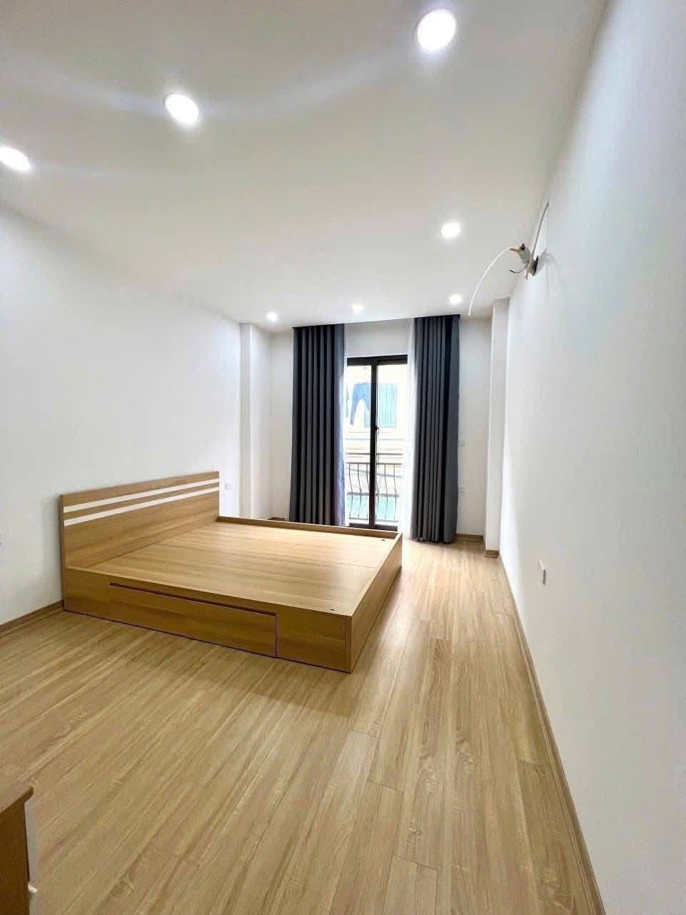 Nhà 5 Tầng Xây Mới, Mặt Ngõ Oto Đỗ - Quang Tiến Đại Mỗ - Chỉ 5.9 Tỷ