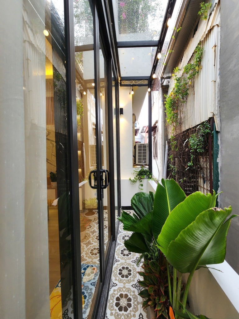 Bán Nhà Phân Lô Thái Hà, Đống Đa - Full Nội Thất, Gara Ô Tô, Ngõ Thông