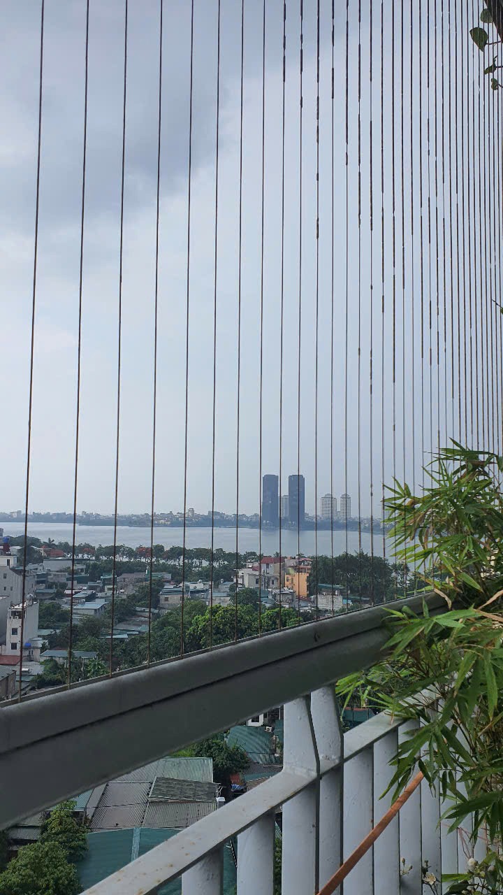 Bán chung cư Lạc Long Quân view hồ Tây - 70m2, 2PN, giá 7 tỷ