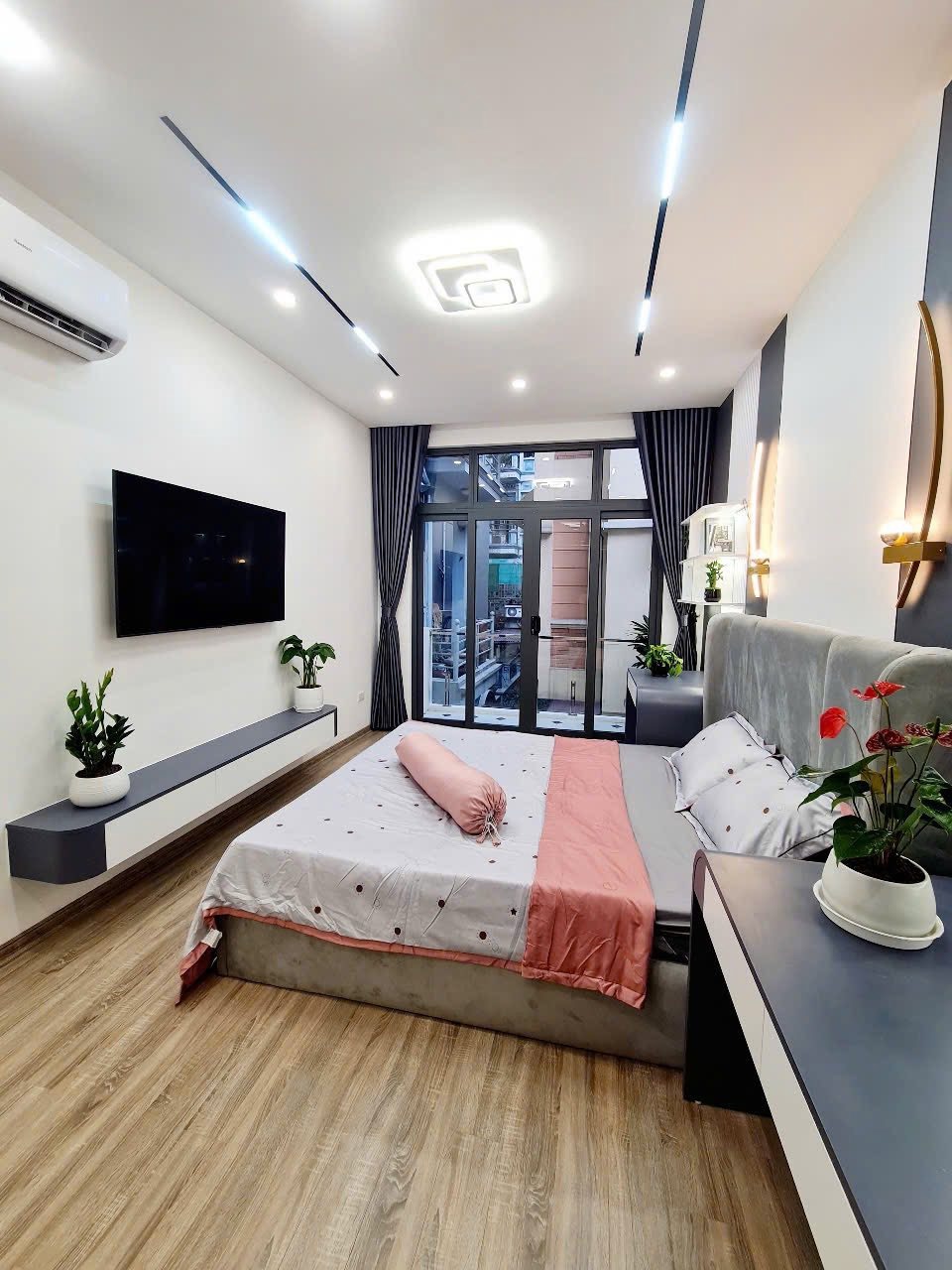 Nhà đẹp Đội Cấn, Ba Đình: 39m2, 4 Tầng, Full Nội Thất, Gần Phố