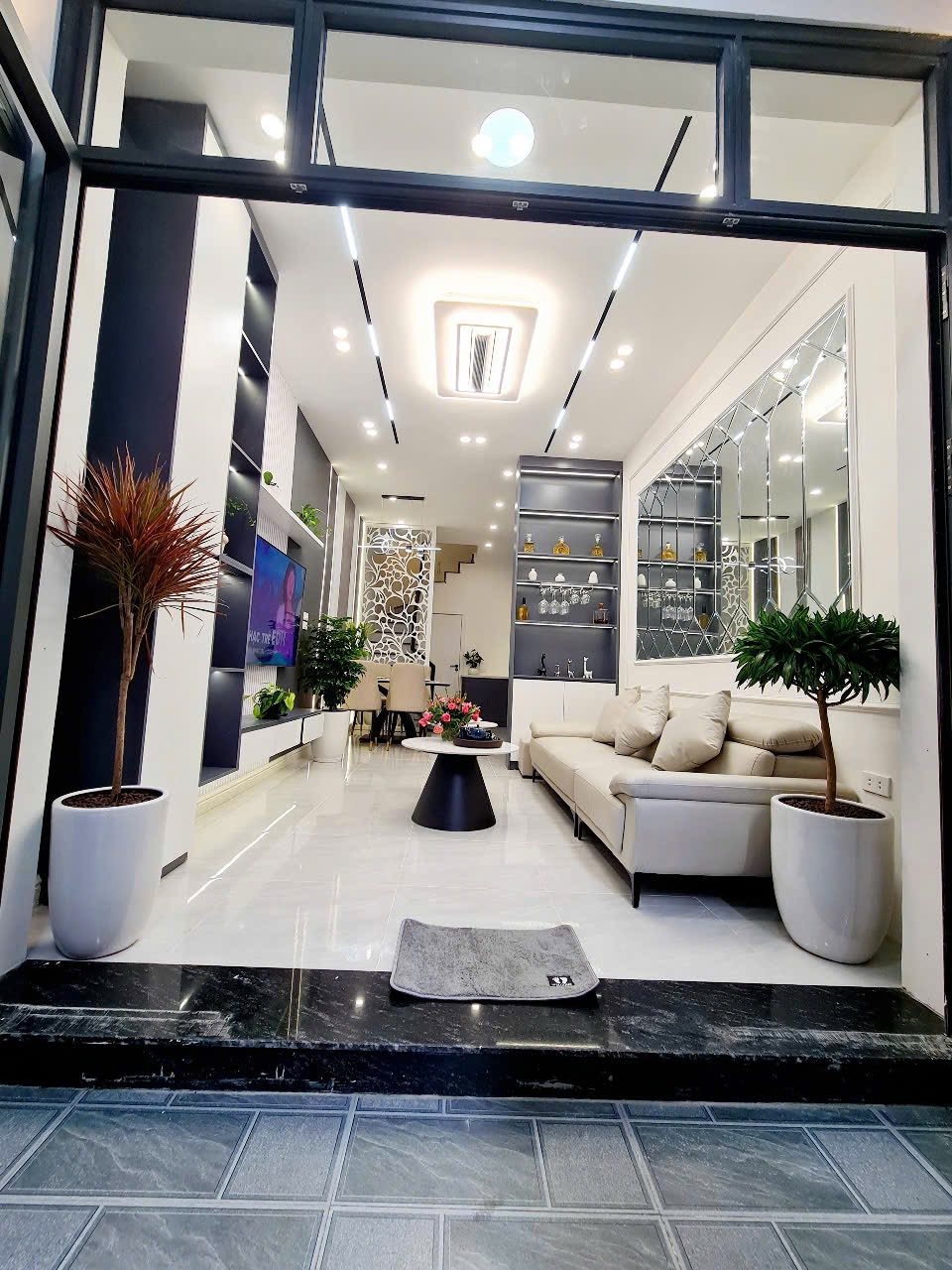 Nhà đẹp Đội Cấn, Ba Đình: 39m2, 4 Tầng, Full Nội Thất, Gần Phố