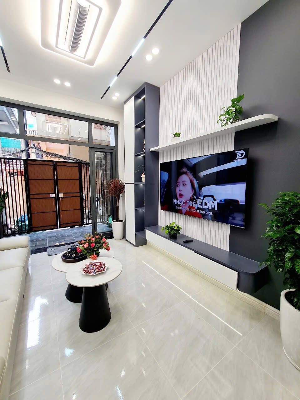 Nhà đẹp Đội Cấn, Ba Đình: 39m2, 4 Tầng, Full Nội Thất, Gần Phố