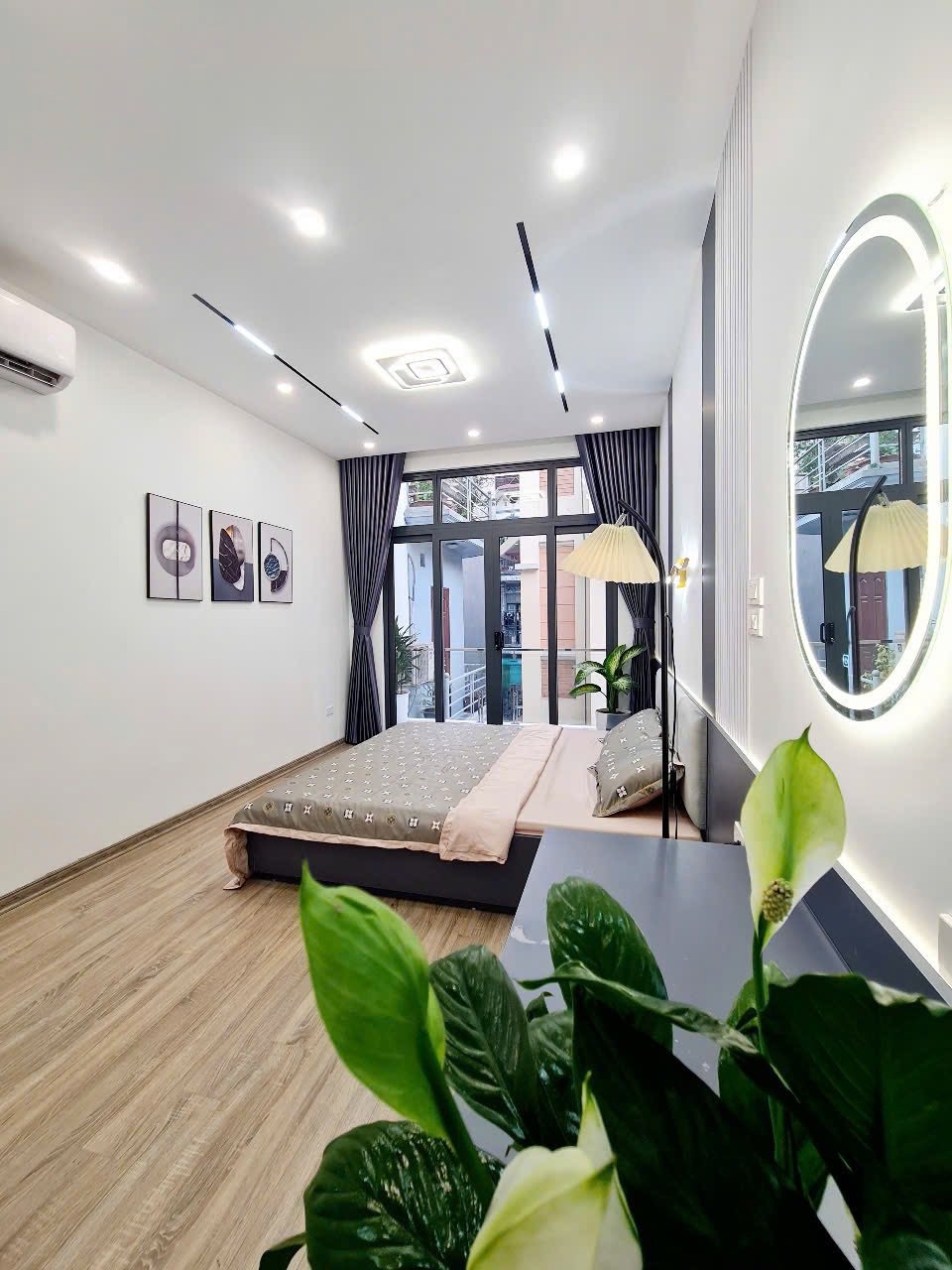 Nhà đẹp Đội Cấn, Ba Đình: 39m2, 4 Tầng, Full Nội Thất, Gần Phố