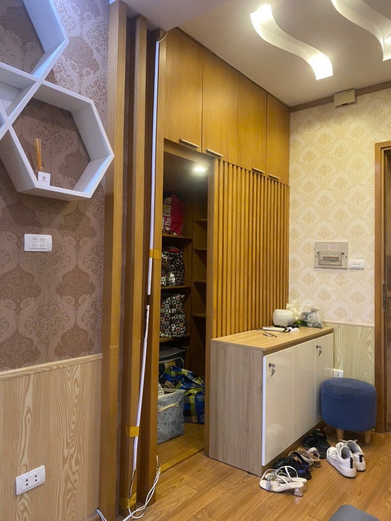 Bán Căn Hộ Nam Trung Yên 70m² - 2PN Full Nội Thất - Giá Chỉ 4.75 Tỷ