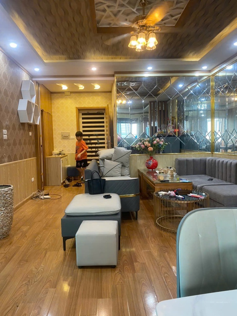 Bán Căn Hộ Nam Trung Yên 70m² - 2PN Full Nội Thất - Giá Chỉ 4.75 Tỷ