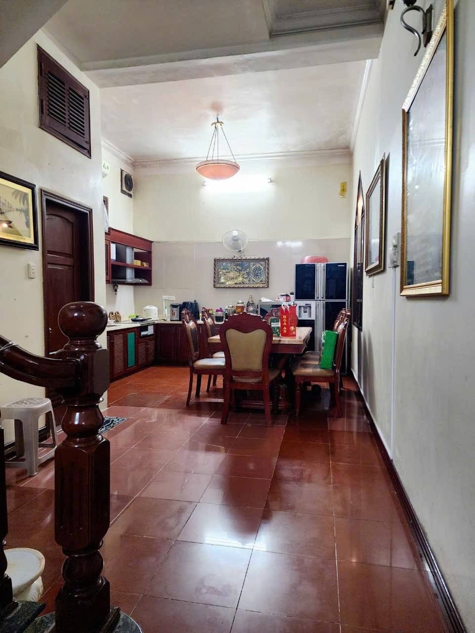 Bán nhà mặt ngõ Nguyễn Văn Huyên: 70m², 4 tầng, 15 tỷ, Kinh Doanh