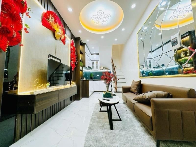 Bán nhà Cầu Giấy giá 4.5 tỷ - Vị trí đẹp, thiết kế hiện đại